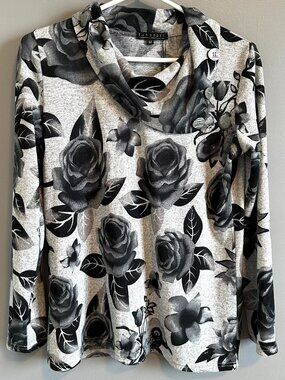 Funsport Floral long sleeve top New with tags Women's M